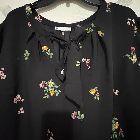 Floral Black Long Sleeve Blouse W/Tie - Picture 3 of 4